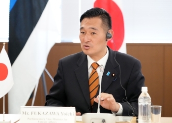 第4回日・バルト協力対話で発言をする深澤外務大臣政務官
