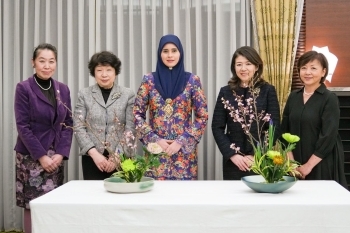 生け花体験後の記念撮影