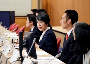 欧州大使会議の場で発言をする上川外務大臣