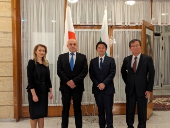 ドンチェフ対日友好議連会長及びナザリャン国民議会議員との夕食会の場での記念写真