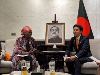 穂坂外務大臣政務官とナタリア・カネム国連人口開発計画(UNFPA)事務局長との会談の様子