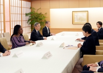 上川外務大臣と共同議長らとの懇談の様子