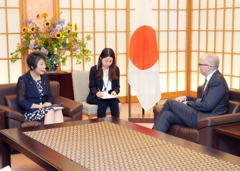 表敬訪問の様子