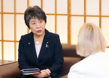 発言する上川外務大臣