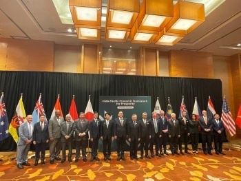 各国閣僚との集合写真