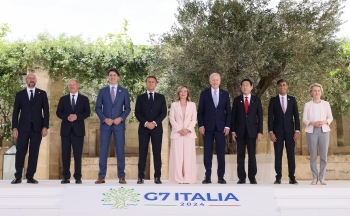 G7首脳による集合写真