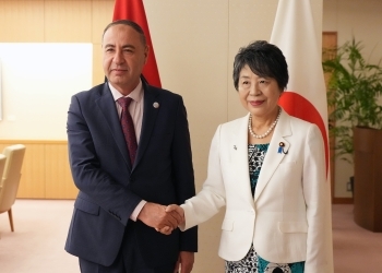 日・リビア外相会談前のフォトセッション