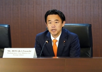 穂坂泰外務大臣政務官