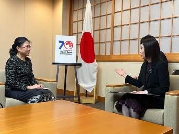 アンラワン駐日ラオス大使の表敬を受ける生稲政務官