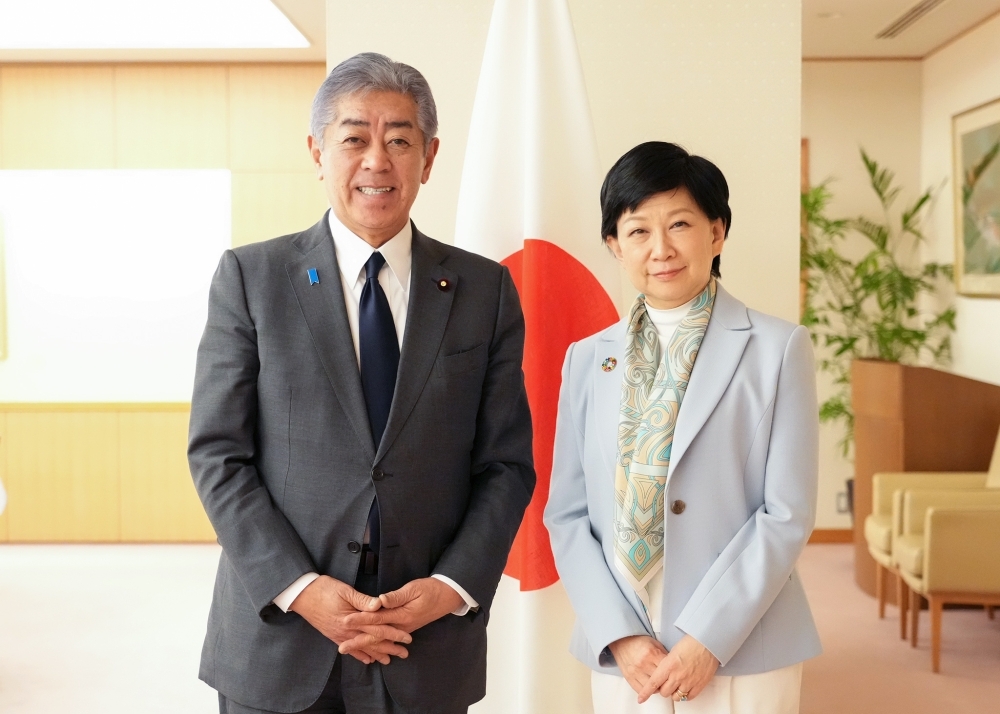 中満国連事務次長(軍縮担当上級代表)の表敬を受ける岩屋外務大臣