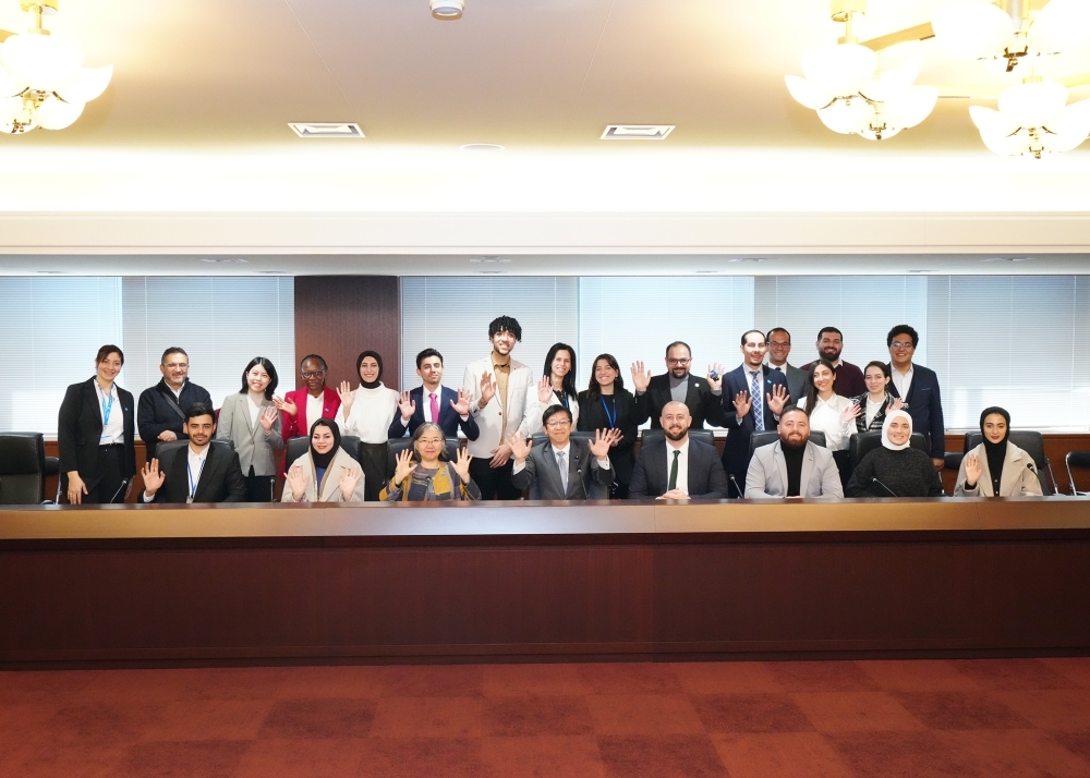 松本外務大臣政務官とUNITAR研修生の記念写真