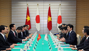 日本とベトナムの首脳会談の様子