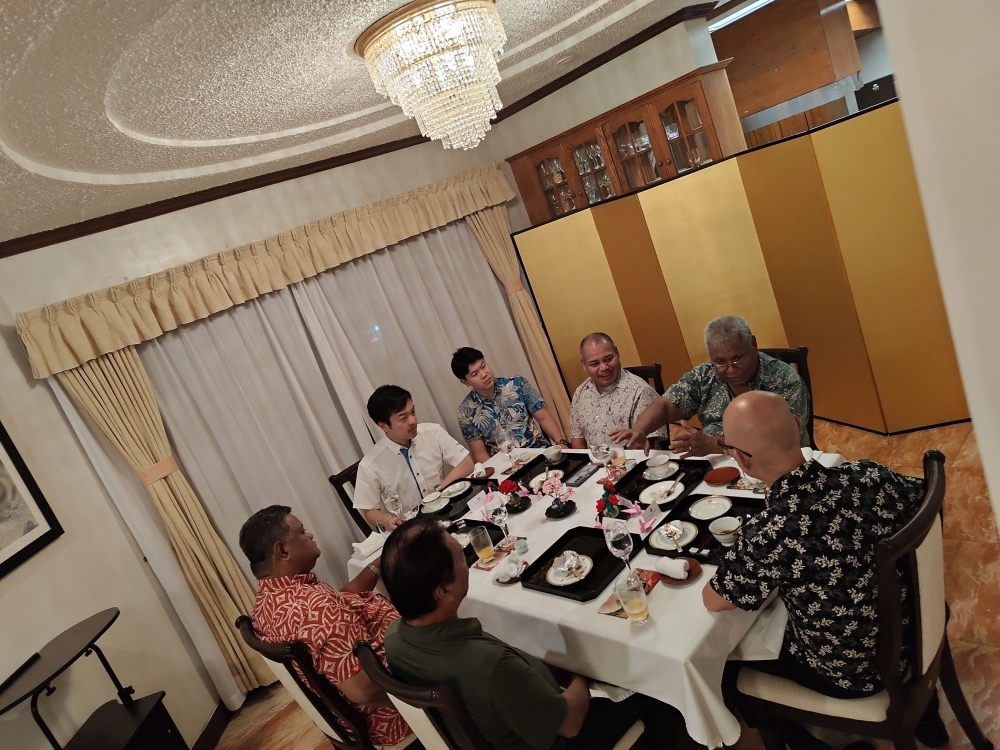パラオ要人との夕食会兼意見交換