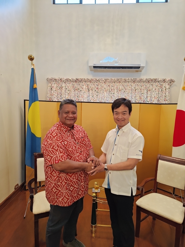 アイタロー国務大臣と宮路副大臣