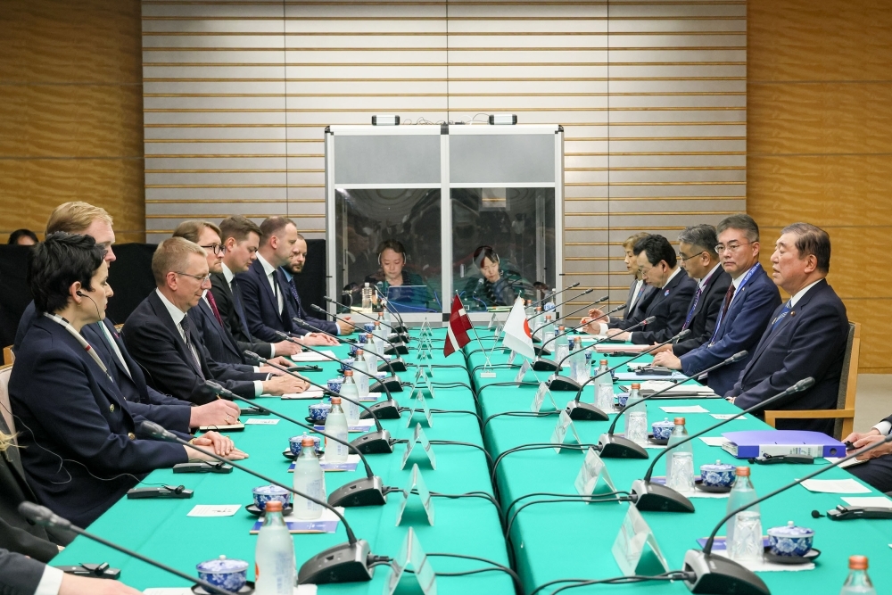 会談する石破総理大臣とエドガルス・リンケービッチ・ラトビア共和国大統領