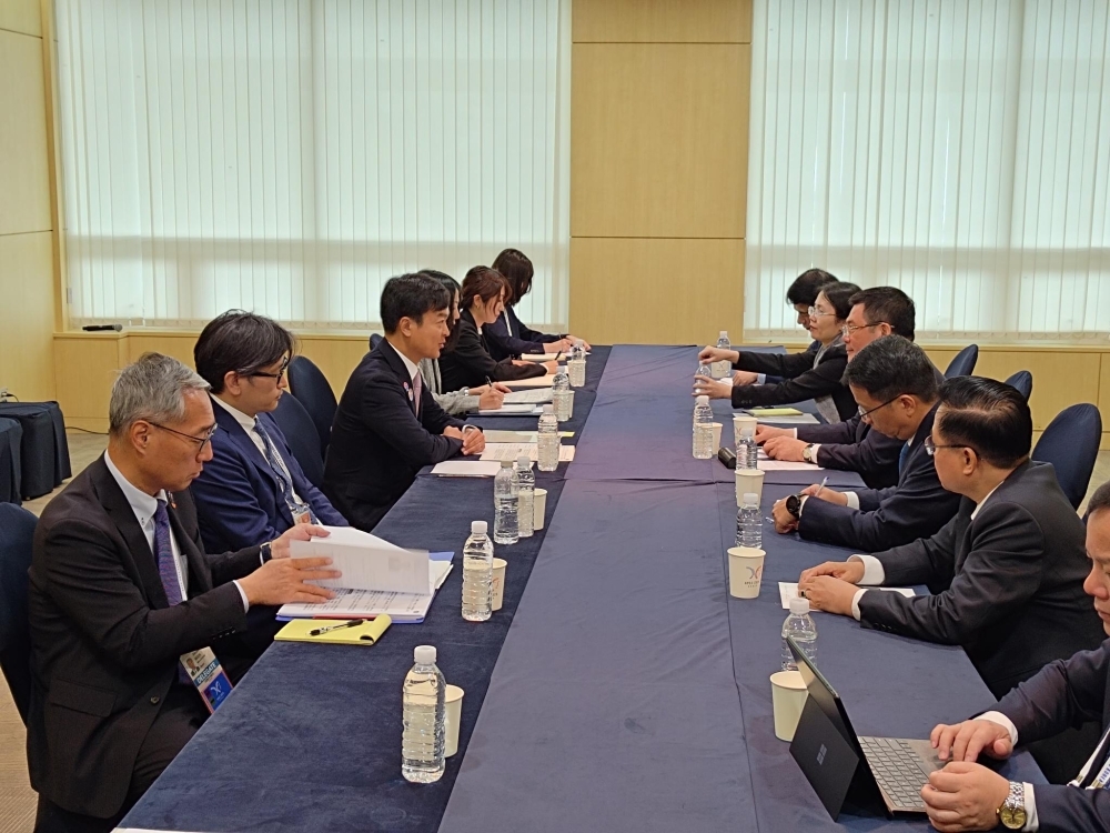 宮路副大臣とグエン・ホン・ジエン・ベトナム社会主義共和国商工大臣の対談