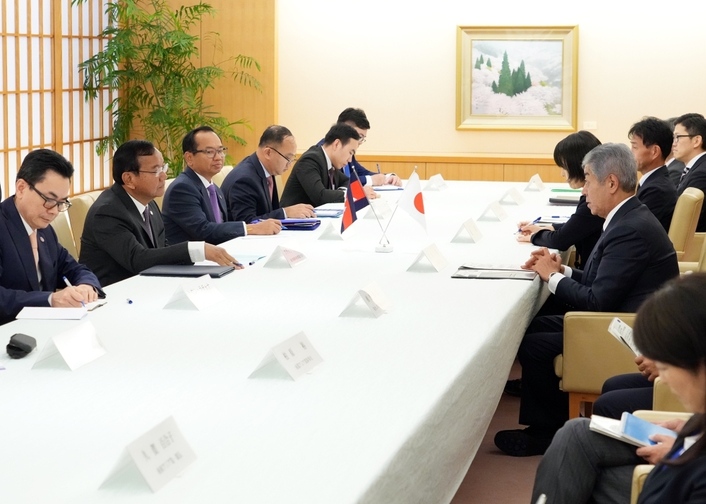 外相会談中の岩屋外務大臣とソコン副首相の様子