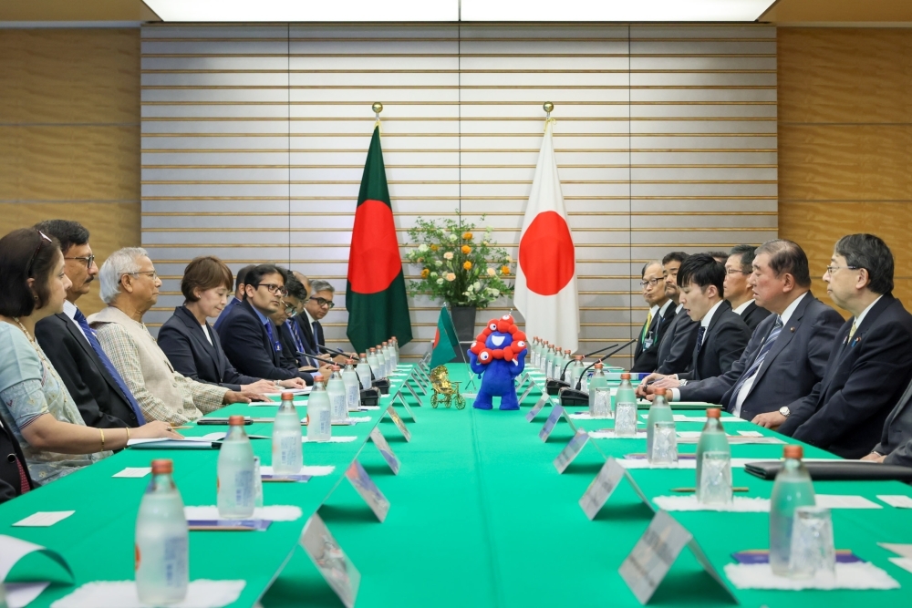 モハマド・ユヌス・バングラデシュ人民共和国暫定政権首席顧問と会談する石破総理大臣