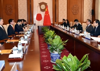 日中外相会談の様子