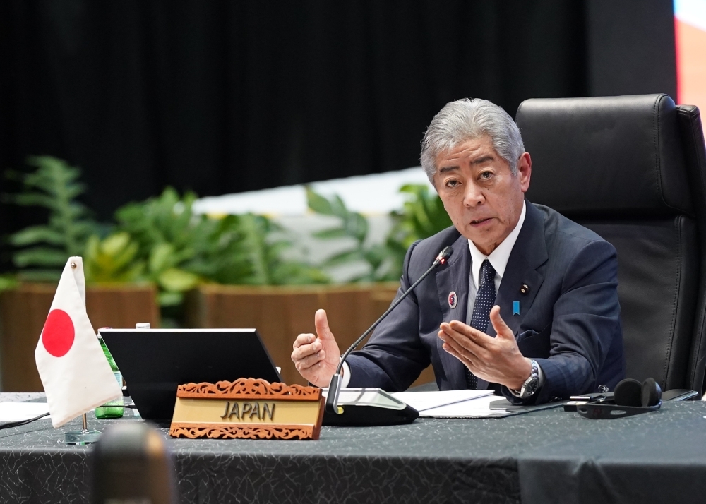 CEAPAD閣僚会合で発言する岩屋外務大臣
