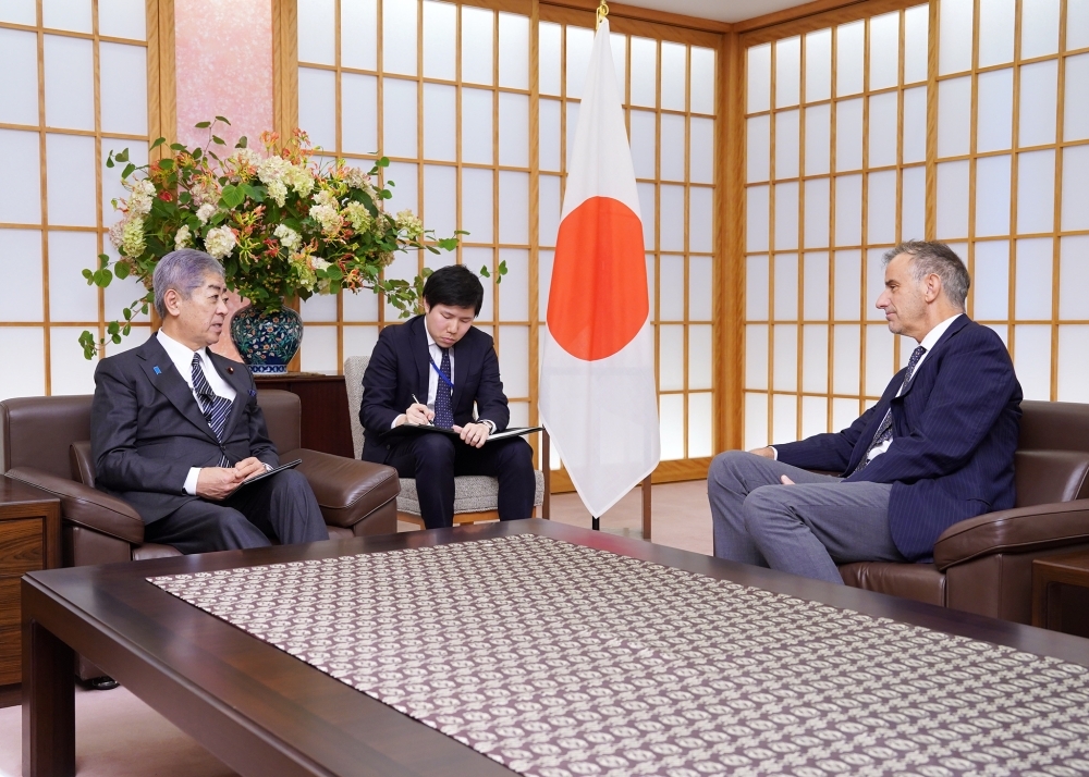バラバスキ機構長と意見交換する岩屋外務大臣