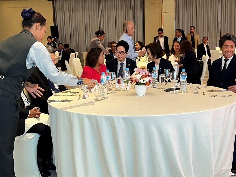 ランジェル外務・協力副大臣主催夕食会の様子