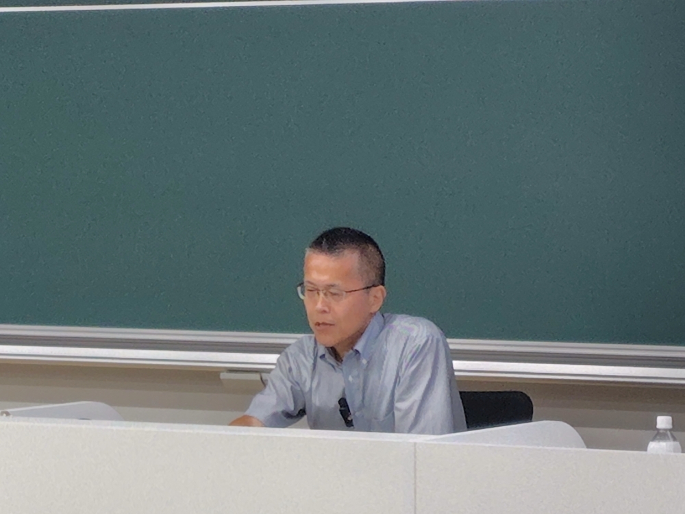 国際協力局政策課の中村課長補佐の講演の様子