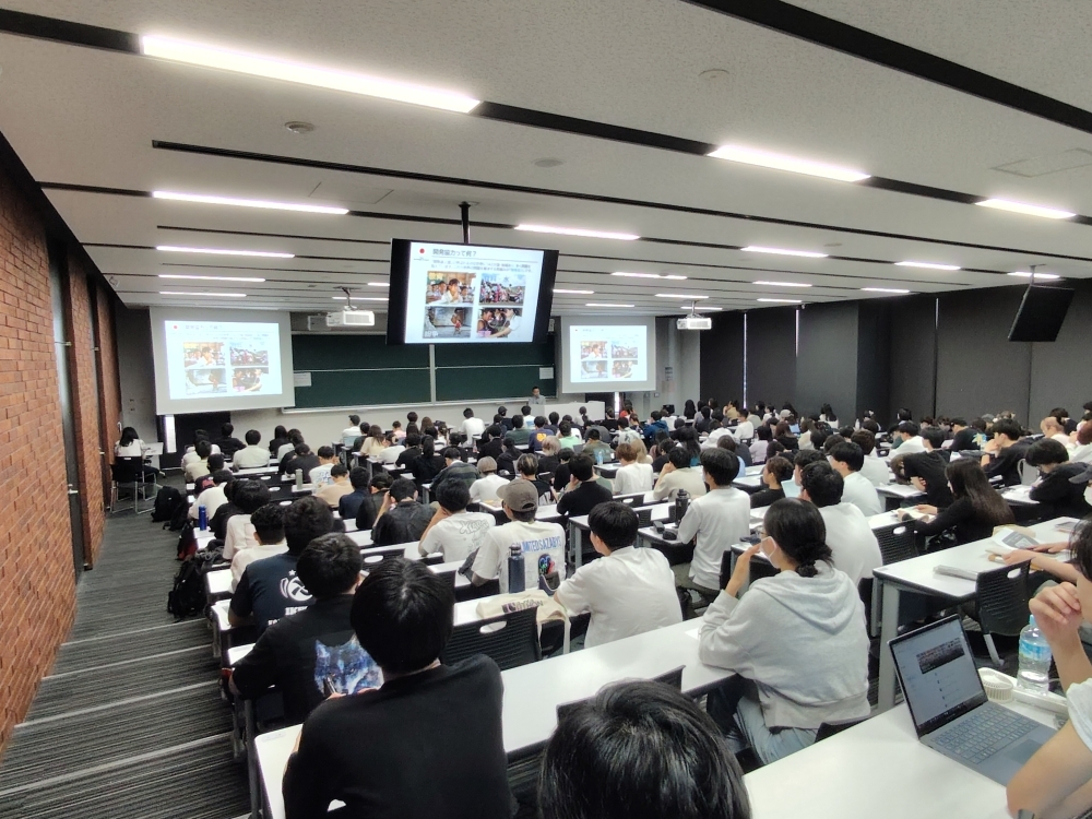 近畿大学の外交講座の学生の様子