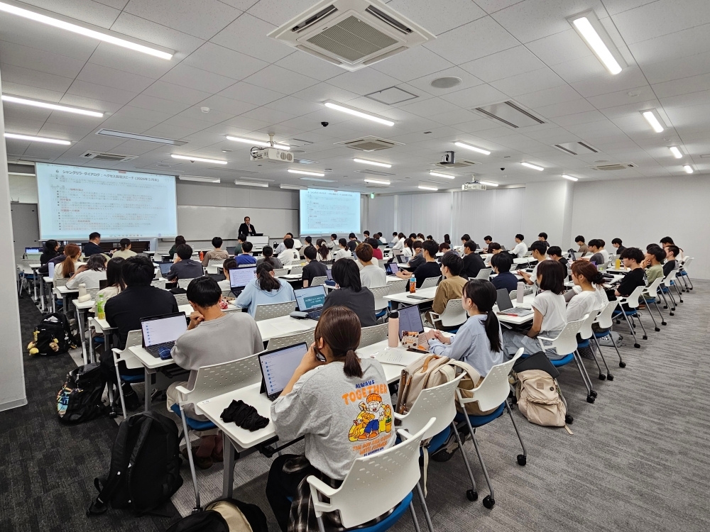 外交講座が開催された広島大学の学生さんたちの様子
