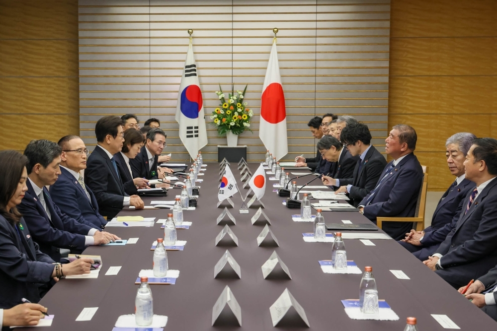 会談する石破総理大臣と李在明(イ・ジェミョン)大統領