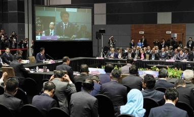 日・ASEAN首脳会議で発言する安倍総理<br>(写真提供:内閣広報室)