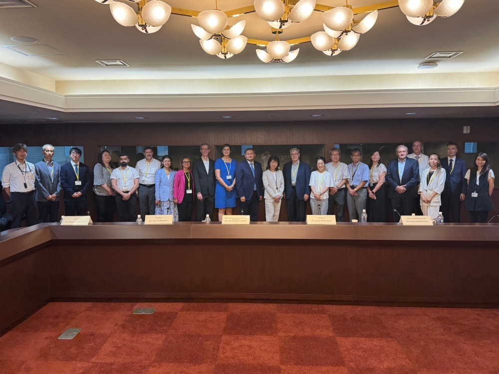 運営理事会集合写真