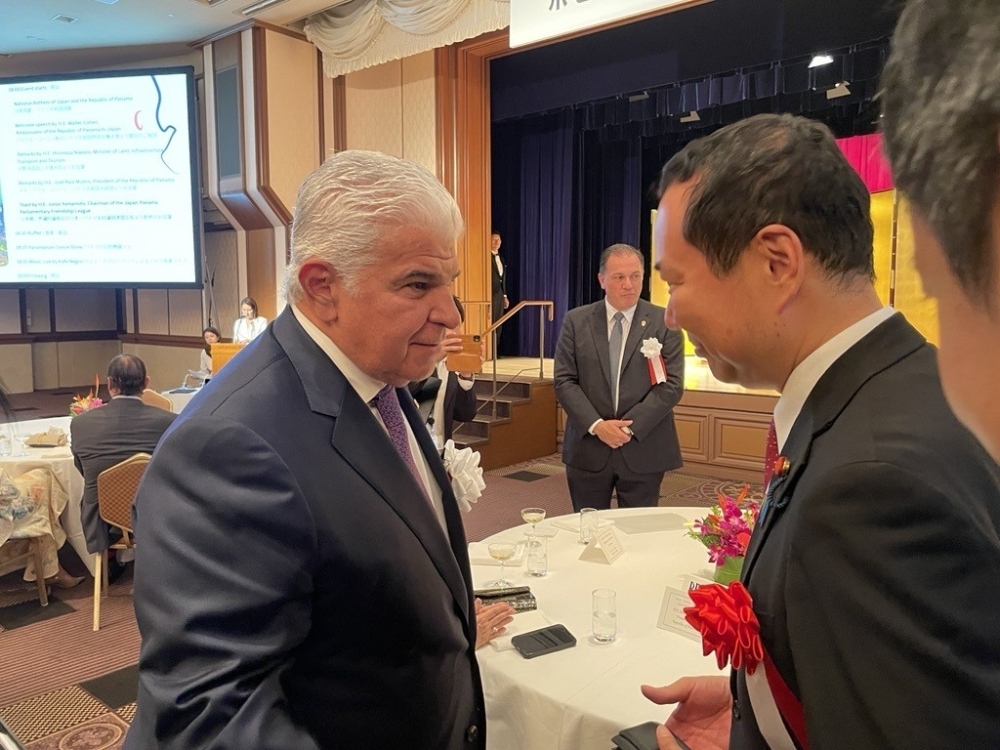 ムリーノ・パナマ大統領と藤井外務副大臣