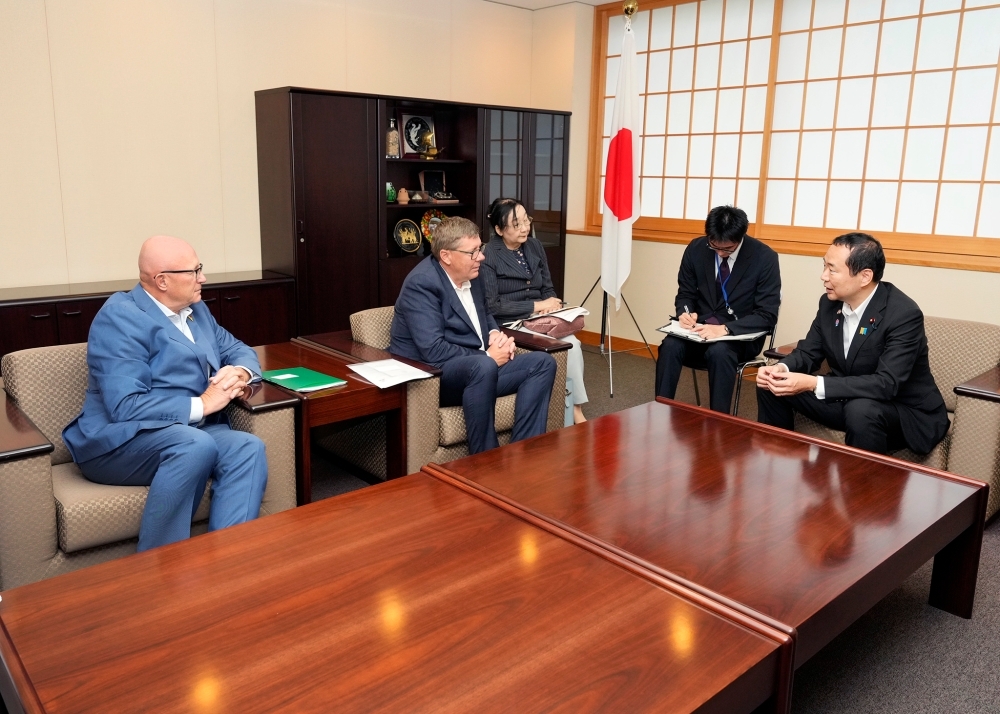 モウ州首相による表敬を受ける藤井副大臣の様子