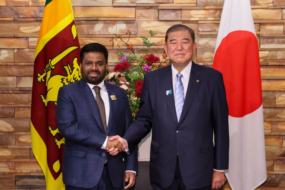 ディサナヤケ大統領と握手する石破総理