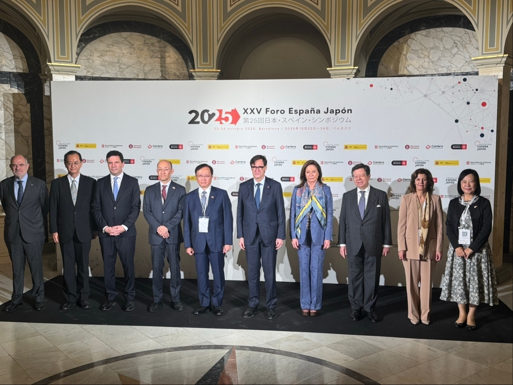 ステージ上での集合写真