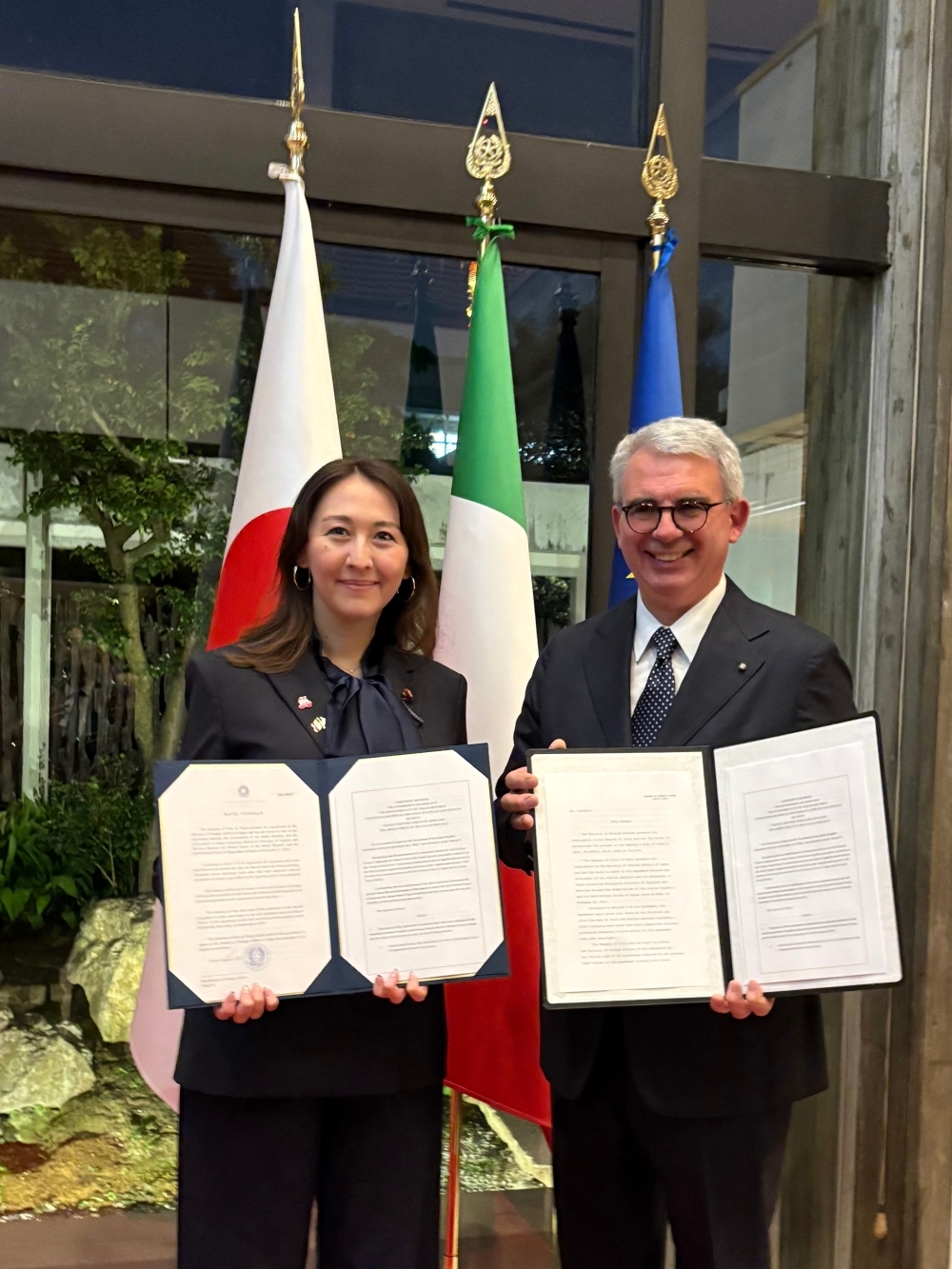 英利外務大臣政務官と駐日イタリア大使