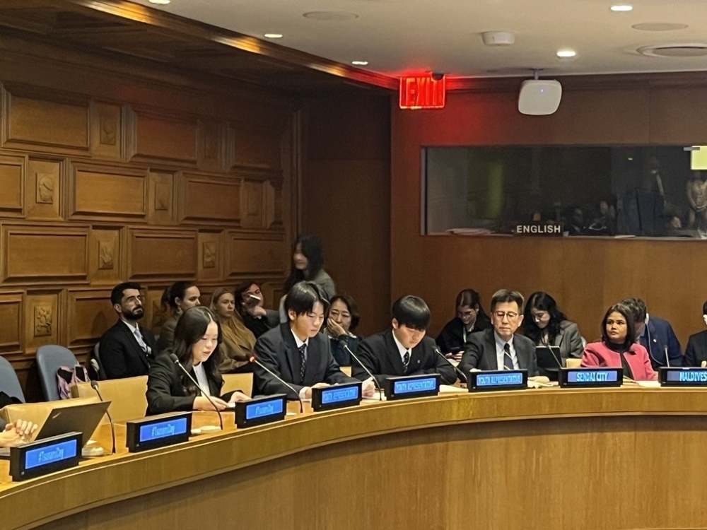 発言をする宮城県の高校生