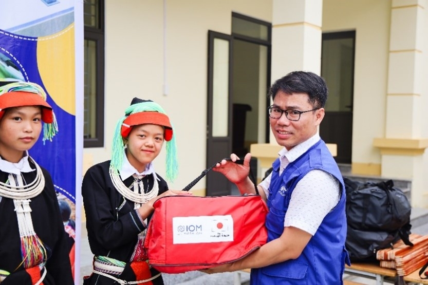 ベトナム　整備した避難所に、救急セットなどの災害に備えるための物品を寄贈。（写真：IOM提供）