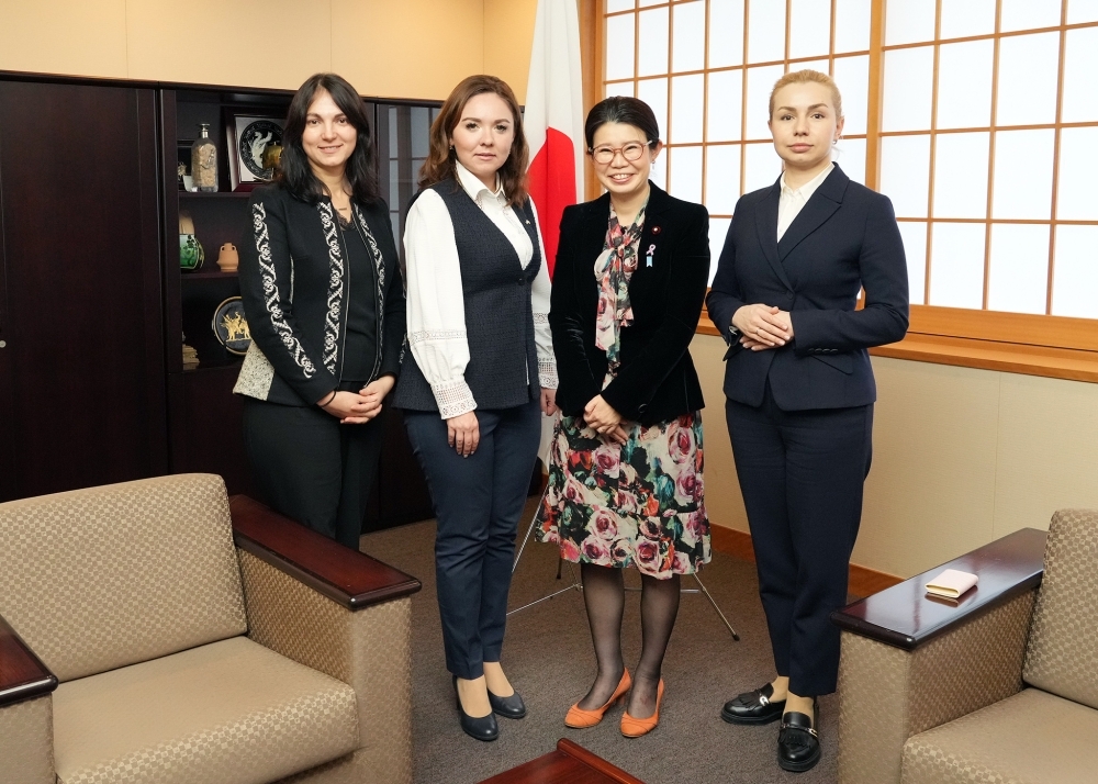 国光副大臣とウクライナ対日友好議連共同会長一行による記念撮影