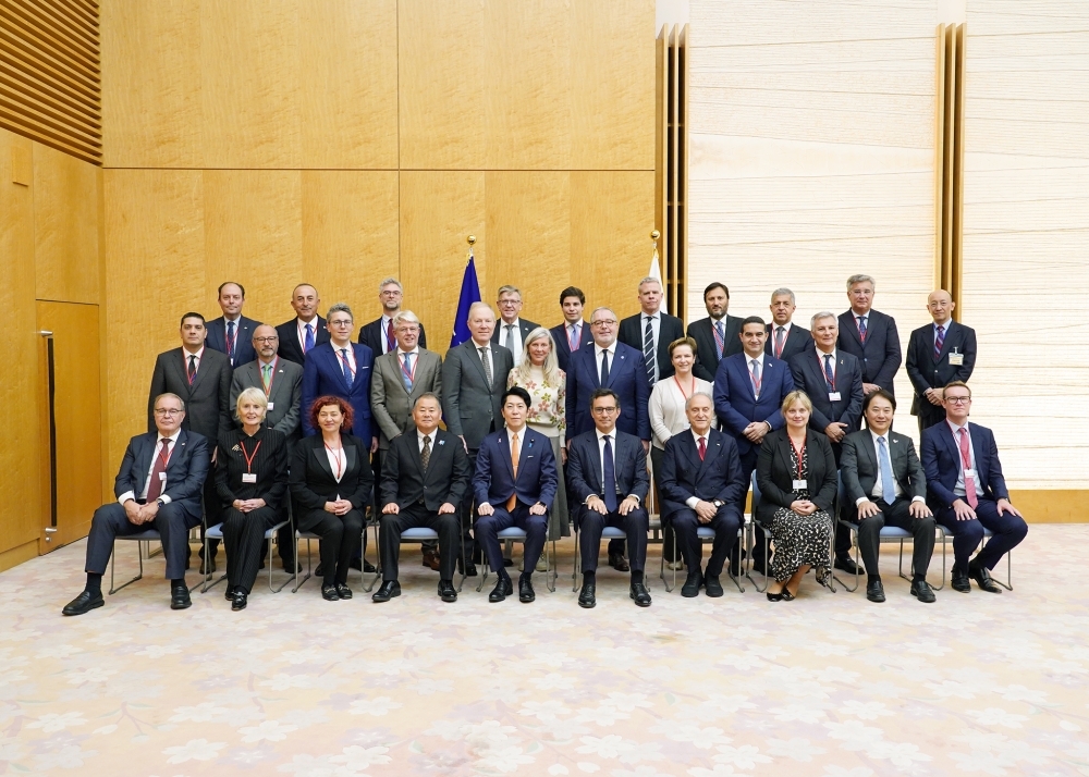 参加者一行による集合写真