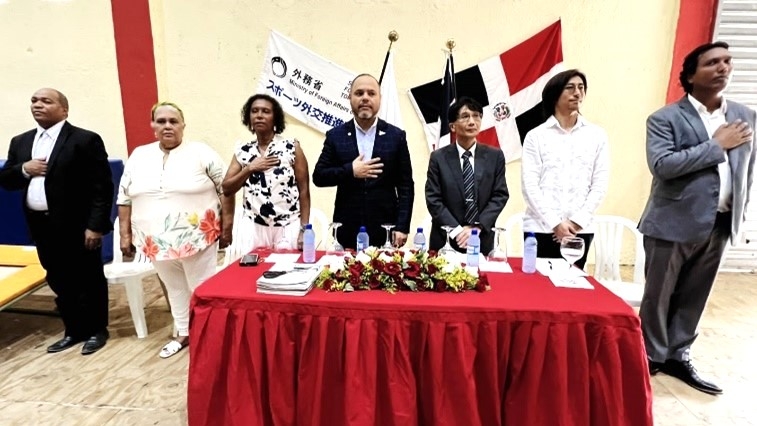 引渡し式集合写真