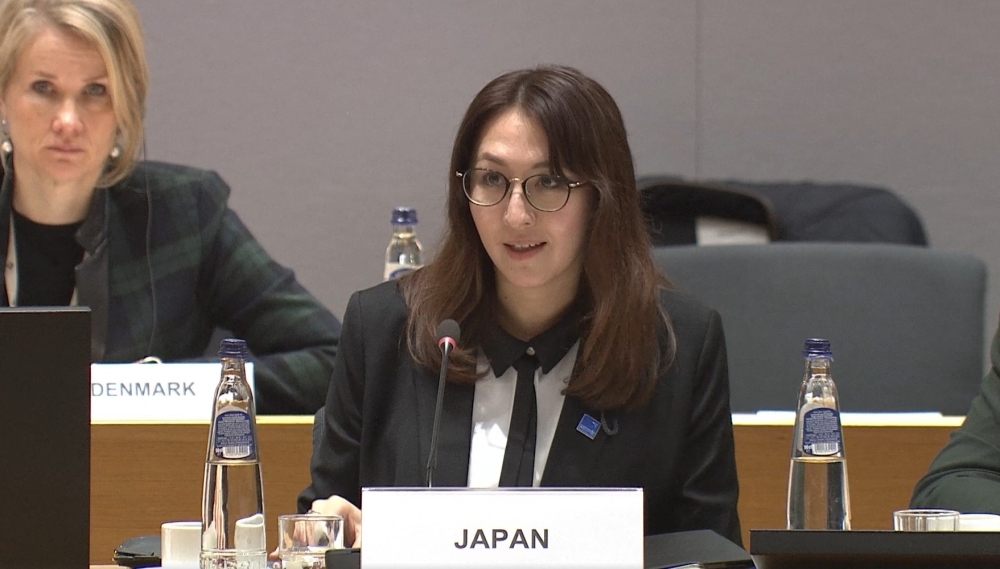 基調講演を行う英利政務官