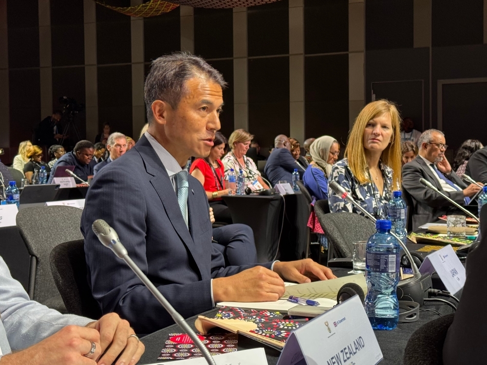 会合に出席する大場国際保健外交担当大使兼外務省国際協力局審議官