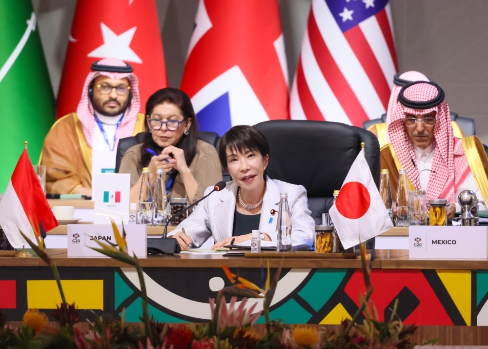 G20セッション1で発言する高市総理