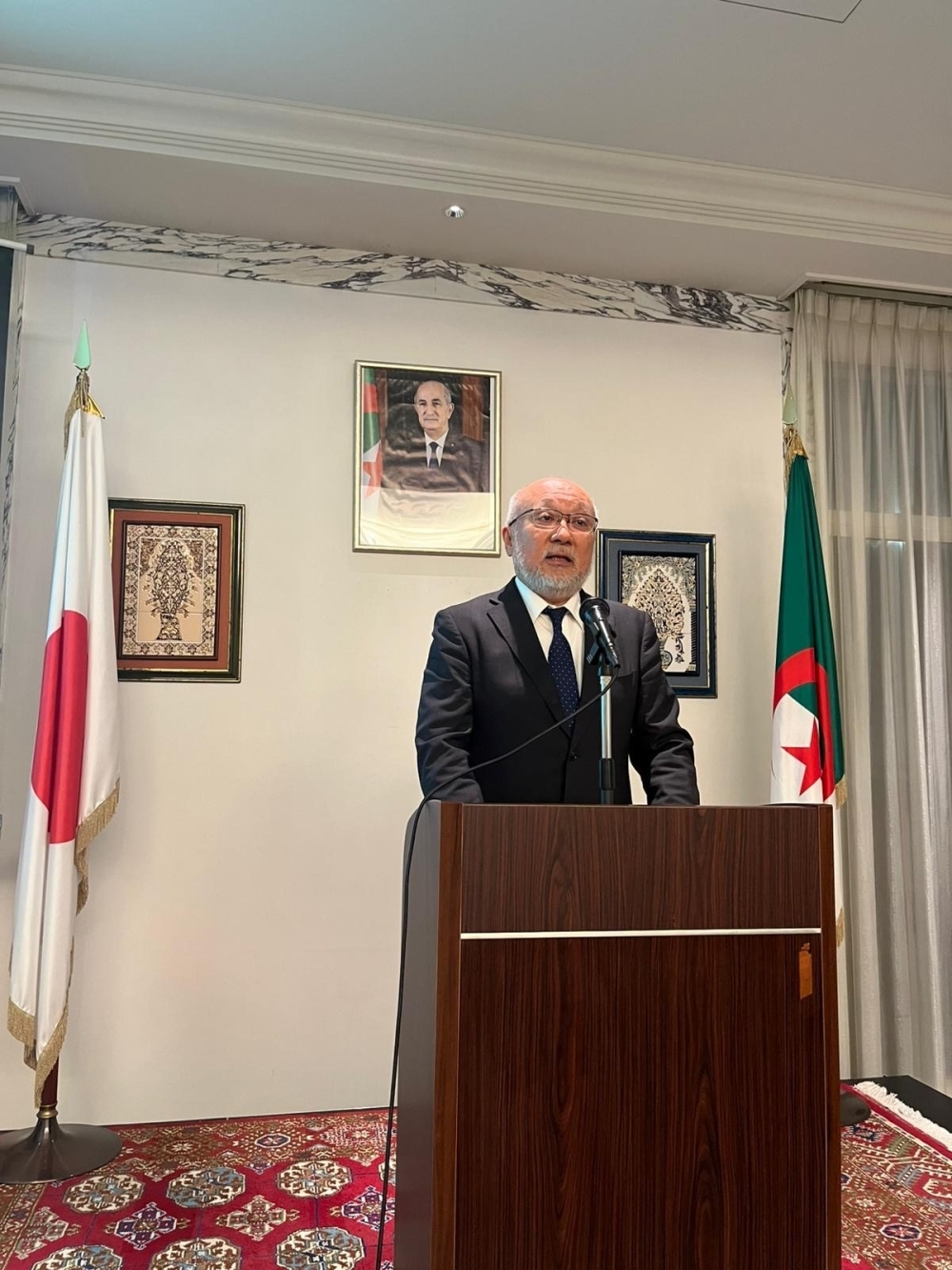 挨拶を行う上村政府代表（中東和平担当特使）