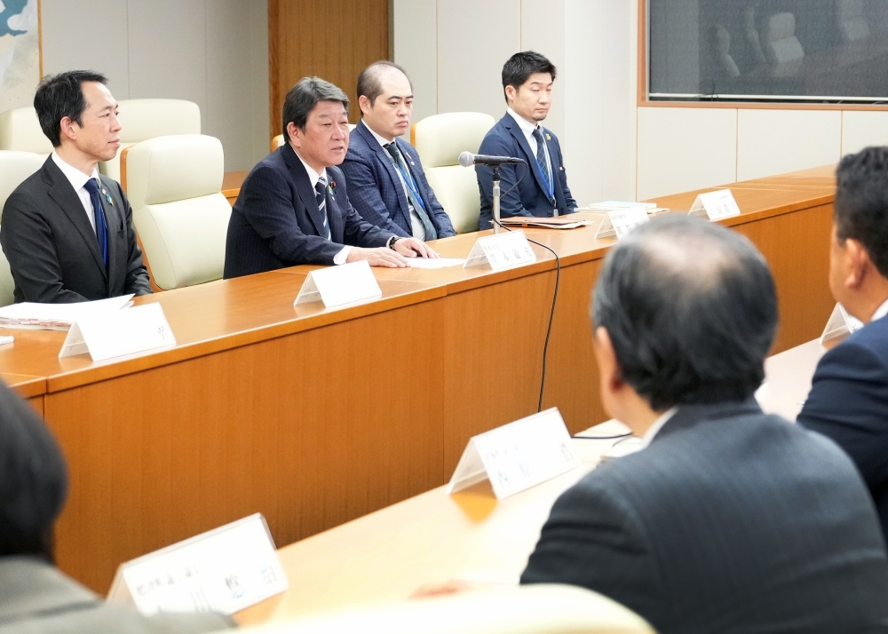 茂木大臣と北方領土隣接地域振興対策根室管内市町連絡協議会会長他との懇談