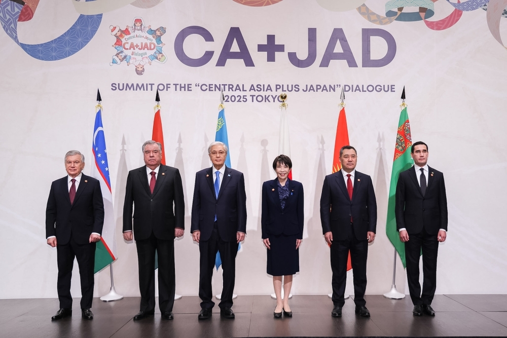 高市総理と「中央アジア＋日本」対話・首脳会合参加5カ国首脳による集合写真