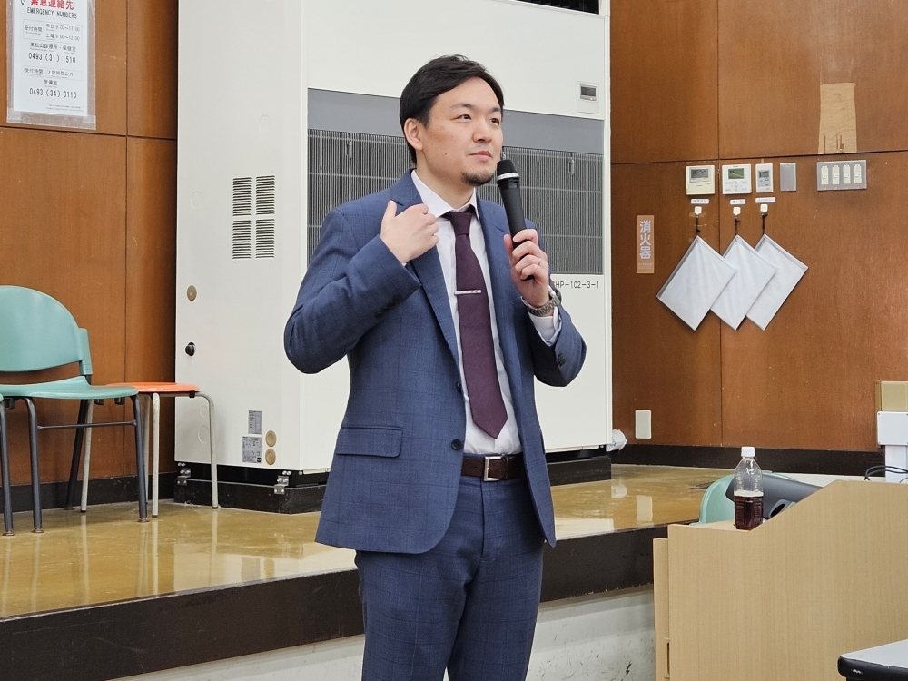 アフリカ部アフリカ第一課　大谷課長補佐が講演している様子