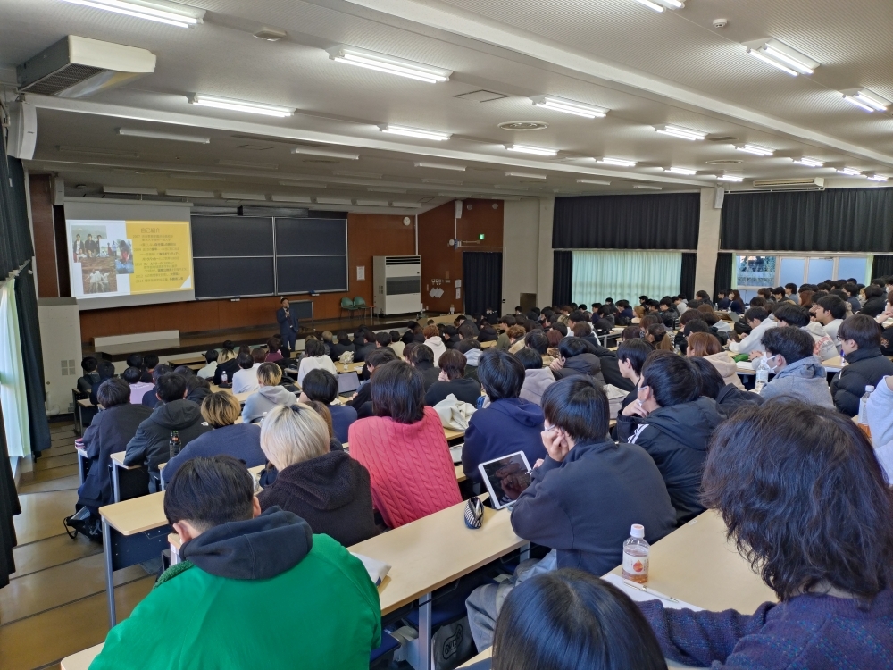 大東文化大学経済学部での外交講座の様子